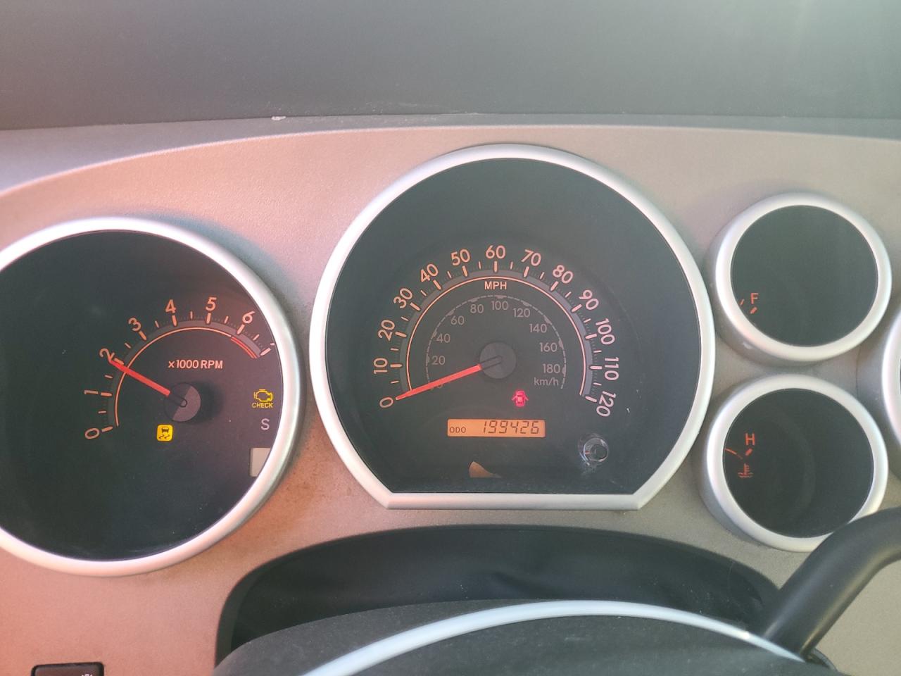 TOYOTA TUNDRA DOUBLE CAB SR5