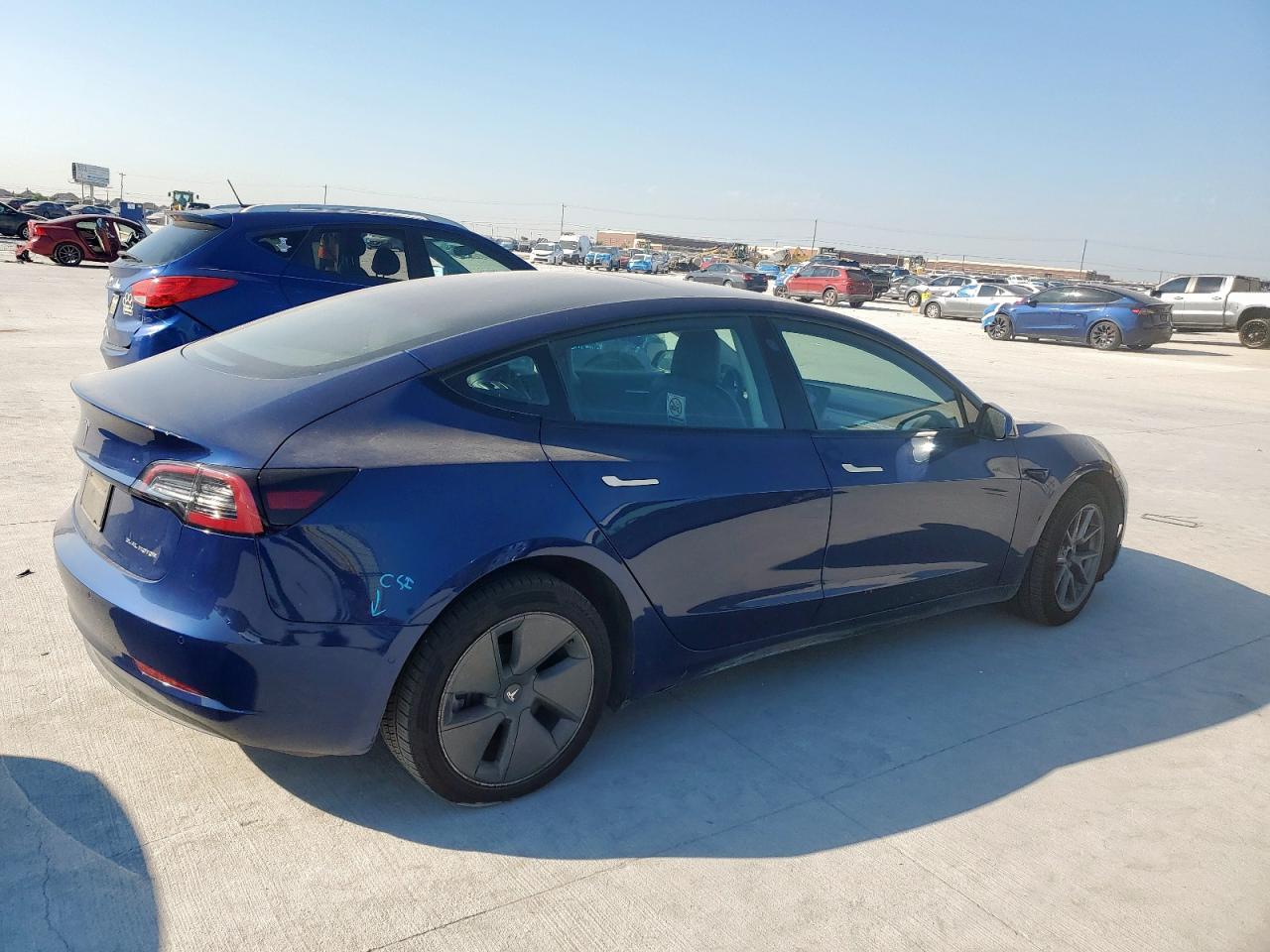 TESLA MODEL 3