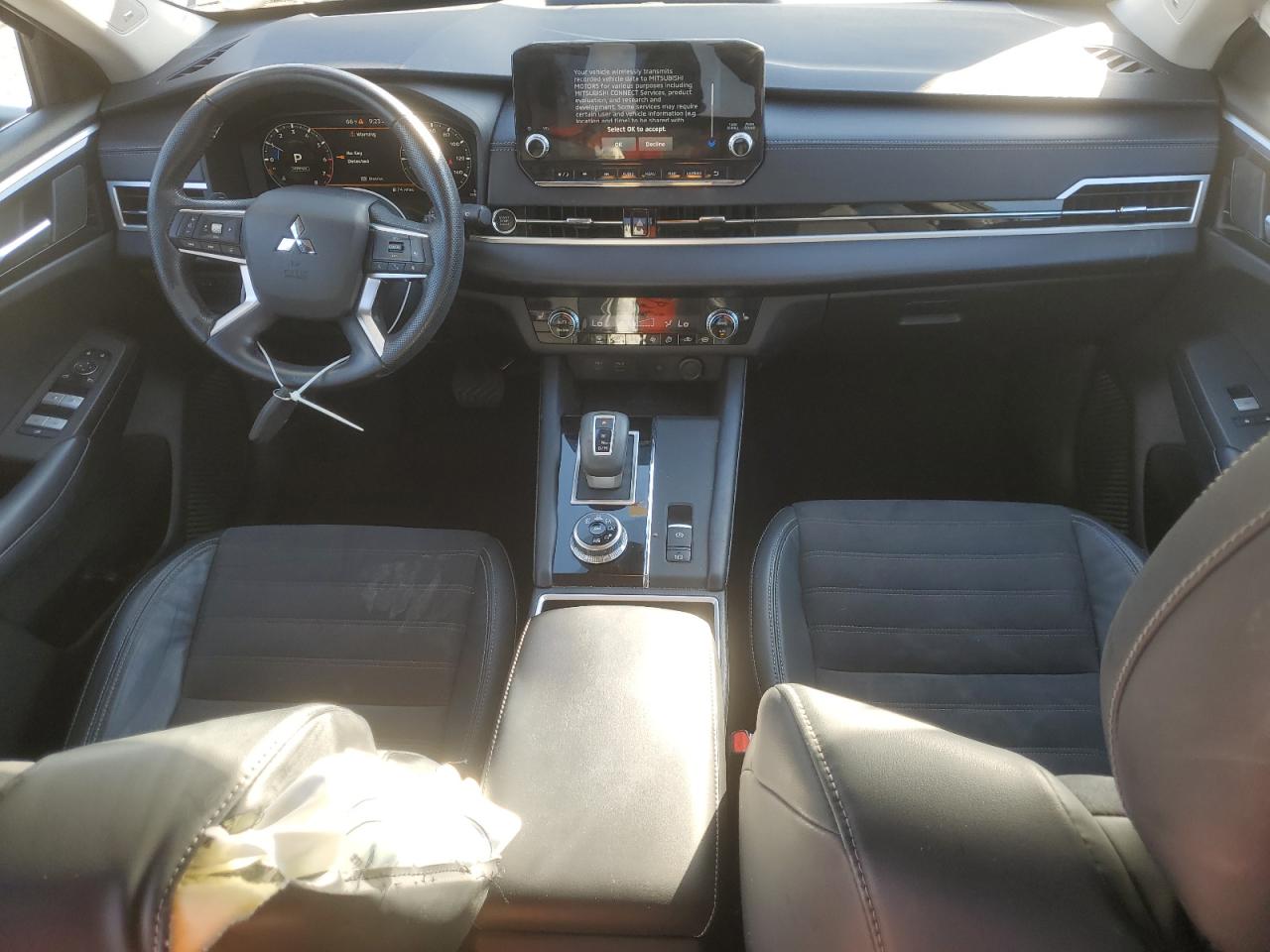 MITSUBISHI OUTLANDER SE