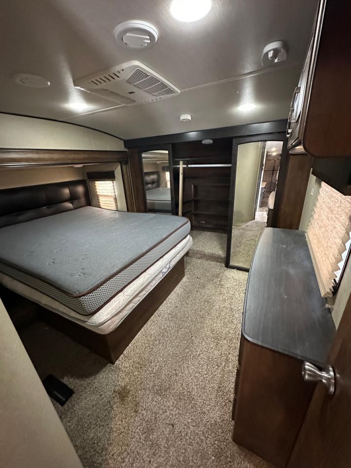 Lot #3277106449 2019 GRAND DESIGN REFLECTION