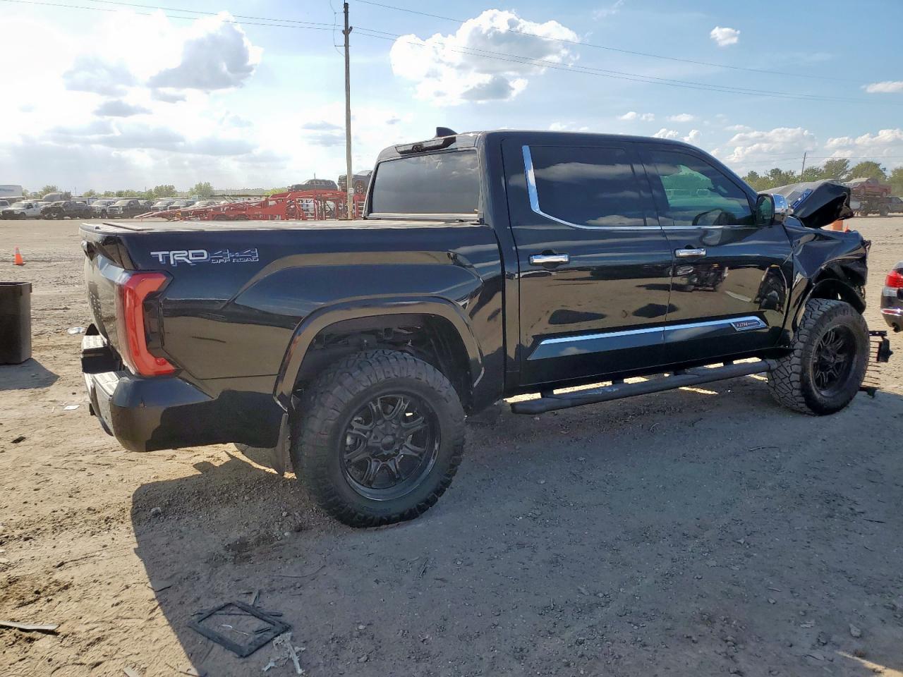 TOYOTA TUNDRA CREWMAX PLATINUM