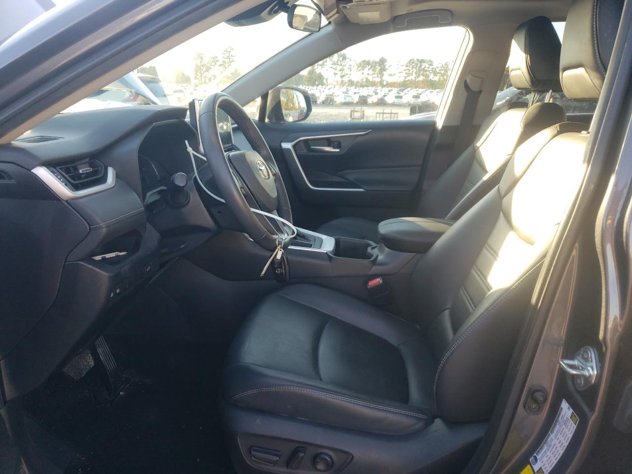 TOYOTA RAV4 XLE PREMIUM