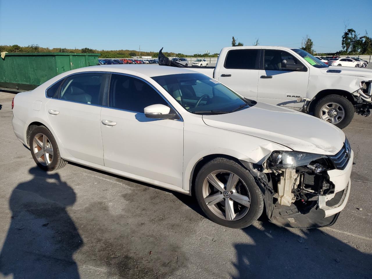 VOLKSWAGEN PASSAT SE