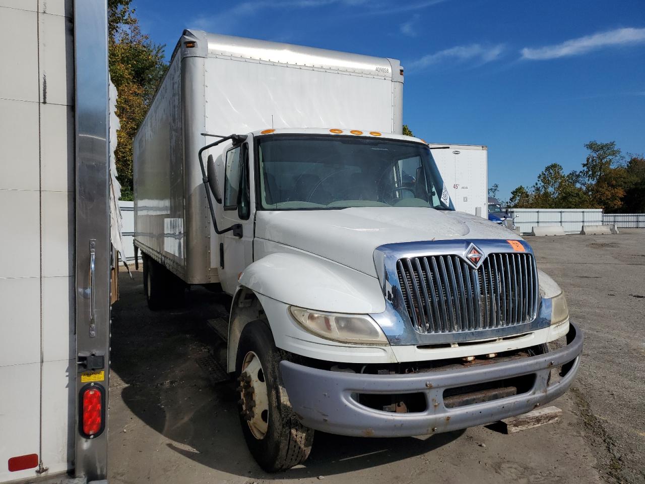 Lot #3280378958 2015 INTERNATIONAL 4000 4300