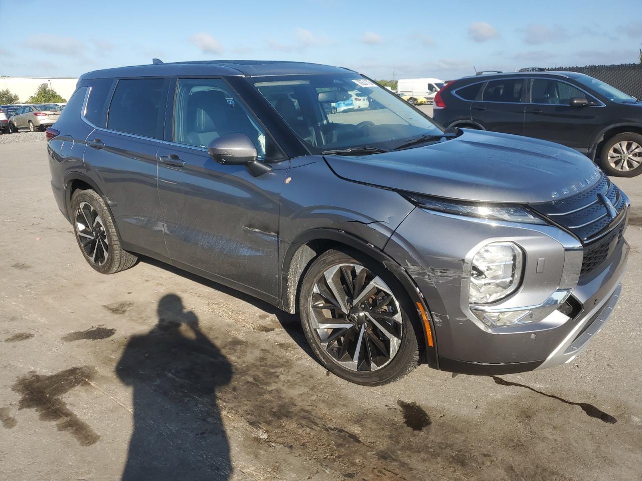 MITSUBISHI OUTLANDER SE