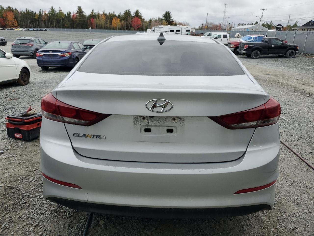 HYUNDAI ELANTRA SE