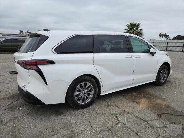 2022 TOYOTA SIENNA LE - 5TDKRKECXNS102875