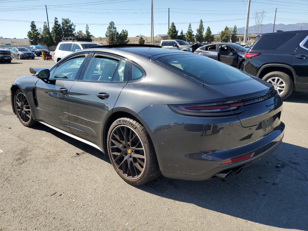 Lot #3319260710 2018 PORSCHE PANAMERA 4