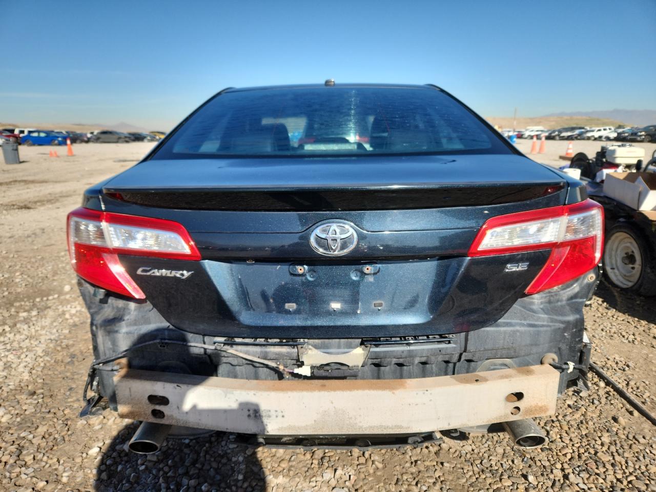 TOYOTA CAMRY SE