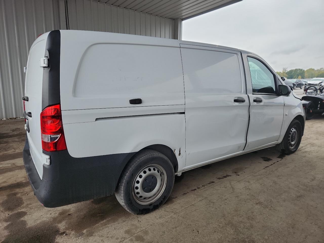 MERCEDES-BENZ METRIS