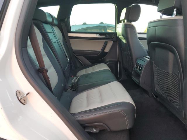 2017 VOLKSWAGEN TOUAREG WO WVGRF7BPXHD006624