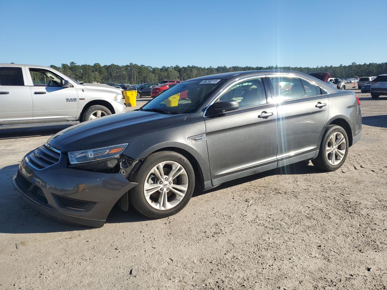 FORD TAURUS SE