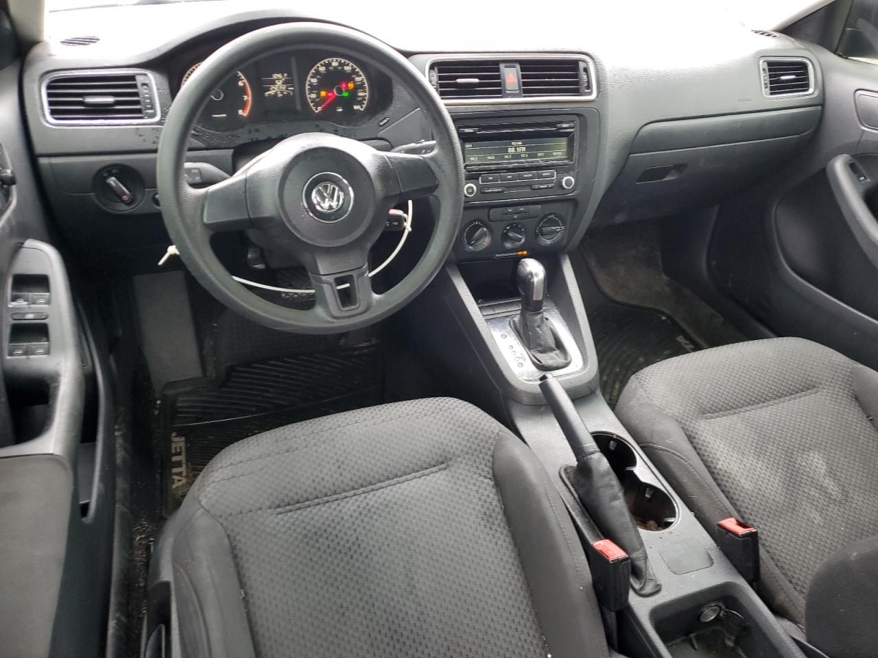VOLKSWAGEN JETTA BASE