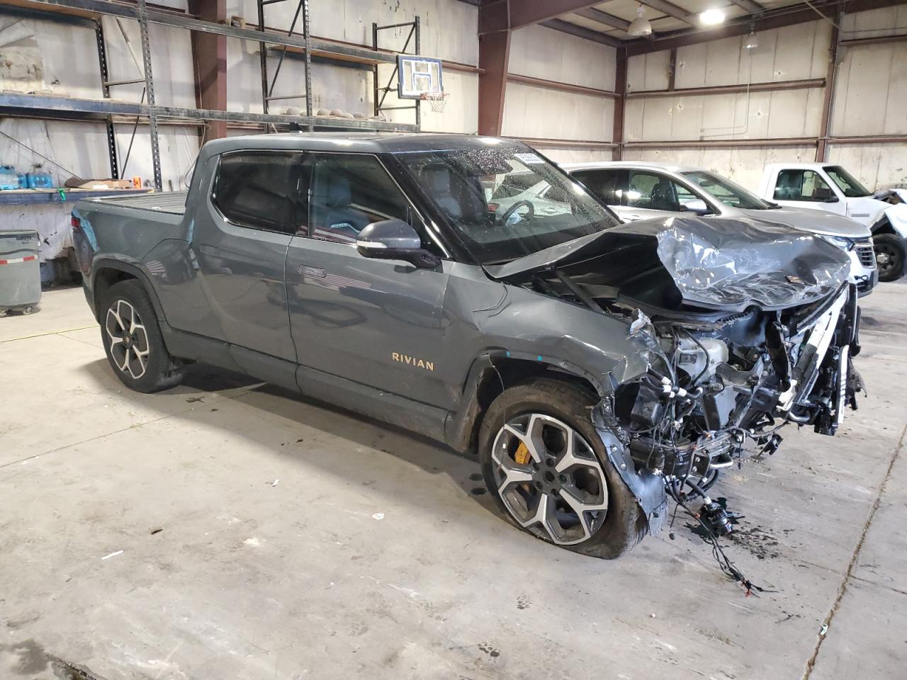 RIVIAN R1T ADVENTURE