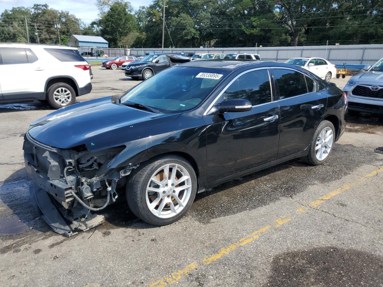  Salvage Nissan Maxima