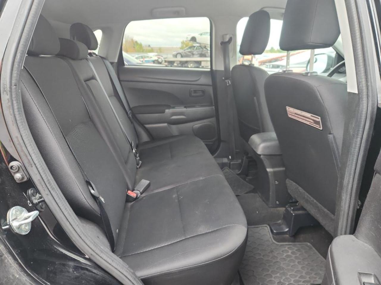 MITSUBISHI OUTLANDER ES