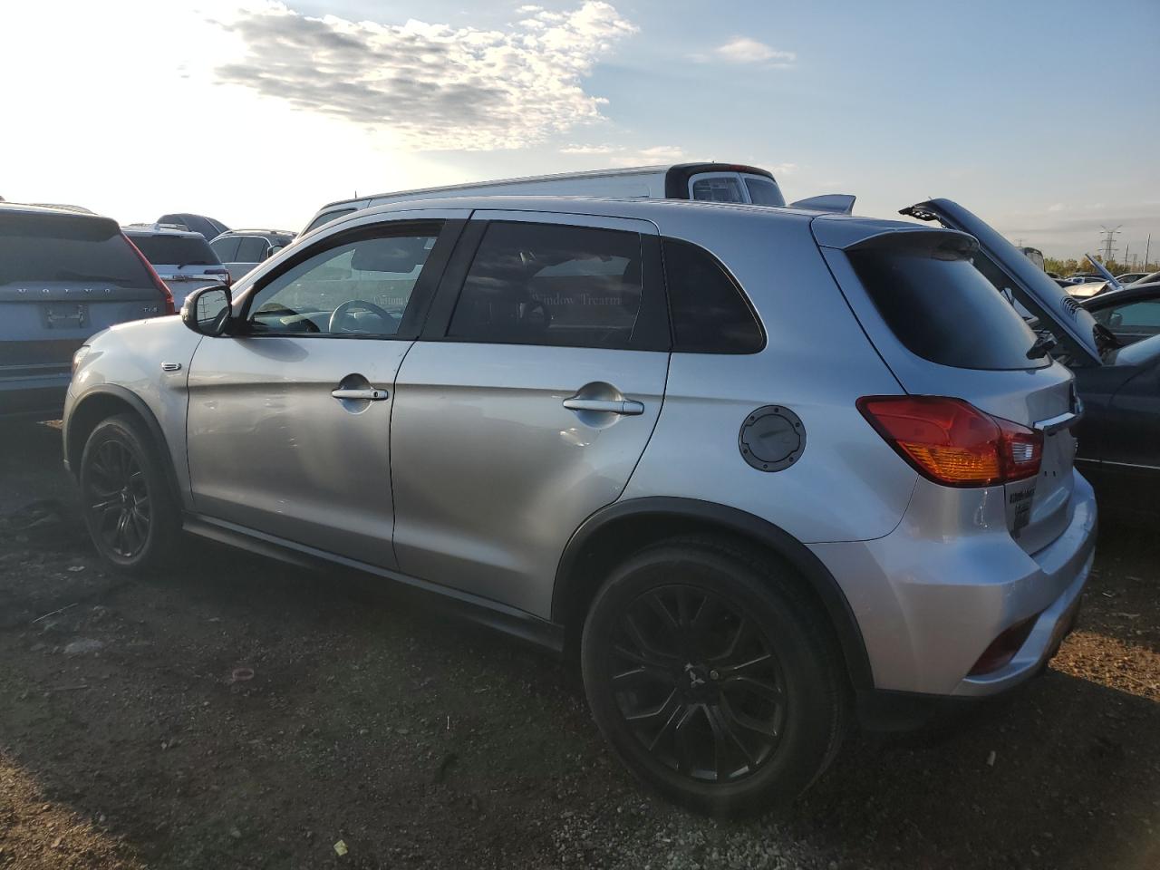 MITSUBISHI OUTLANDER ES