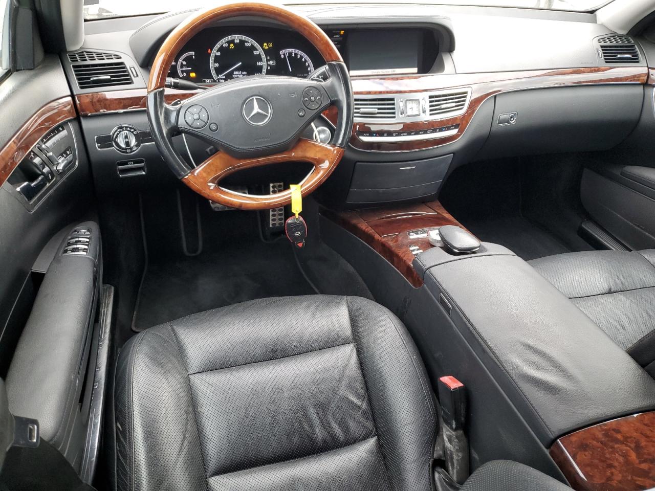 MERCEDES-BENZ S-CLASS 550