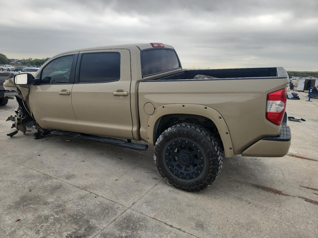TOYOTA TUNDRA CREWMAX LIMITED