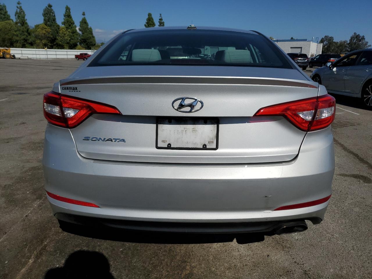 Lot #3302700015 2017 HYUNDAI SONATA SE
