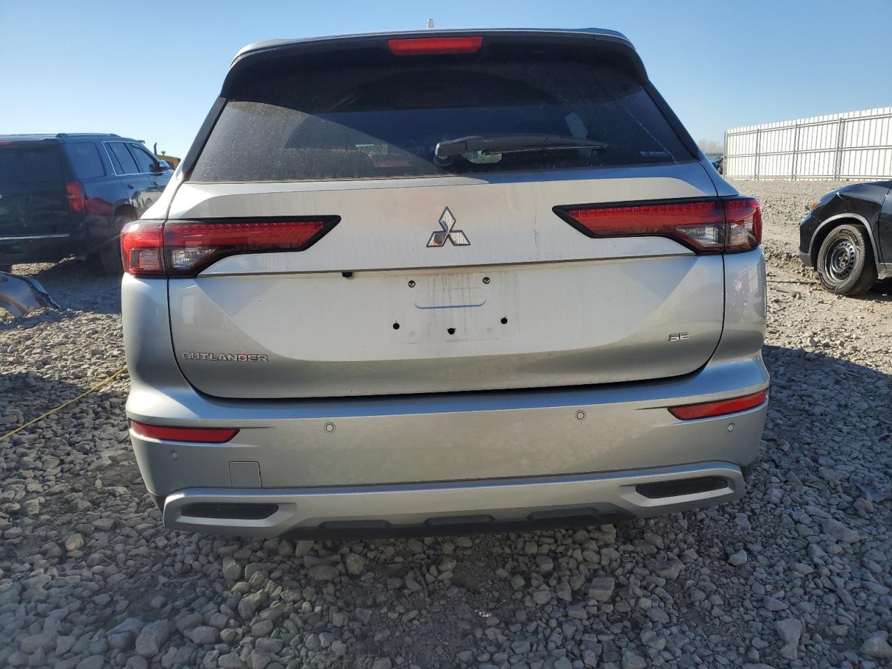 MITSUBISHI OUTLANDER SE
