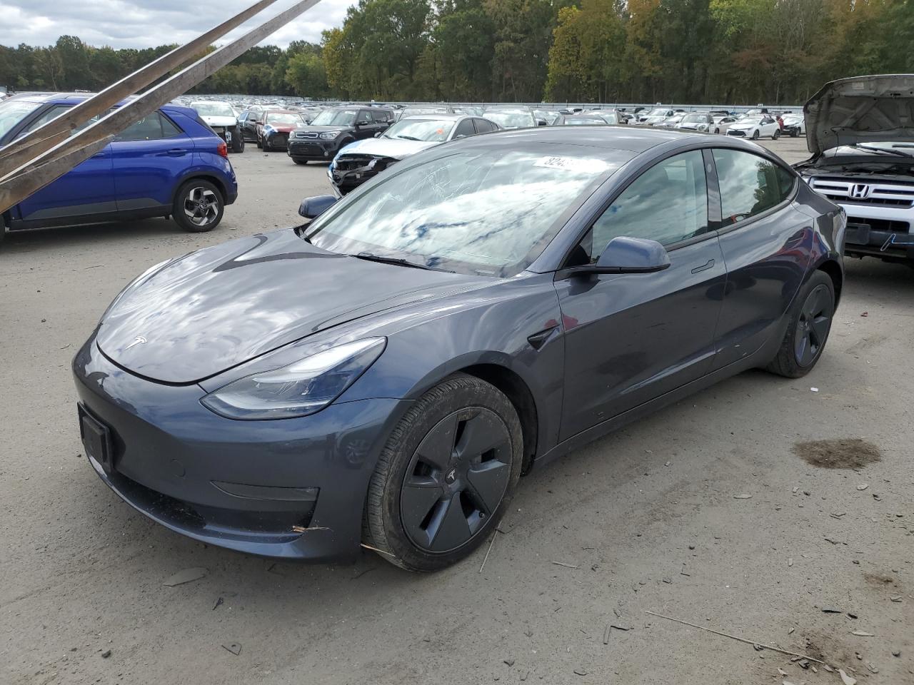 TESLA MODEL 3