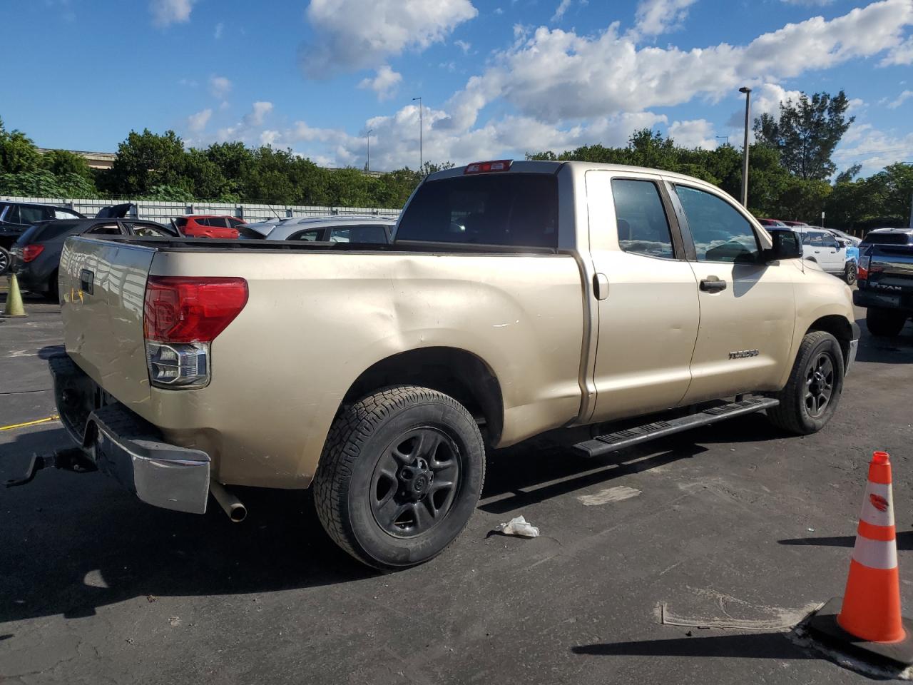 TOYOTA TUNDRA DOUBLE CAB SR5