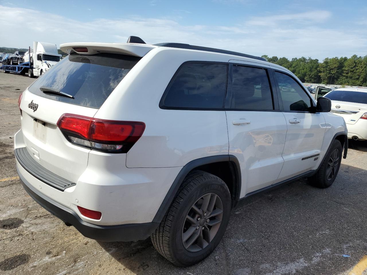 JEEP GRAND CHEROKEE LAREDO