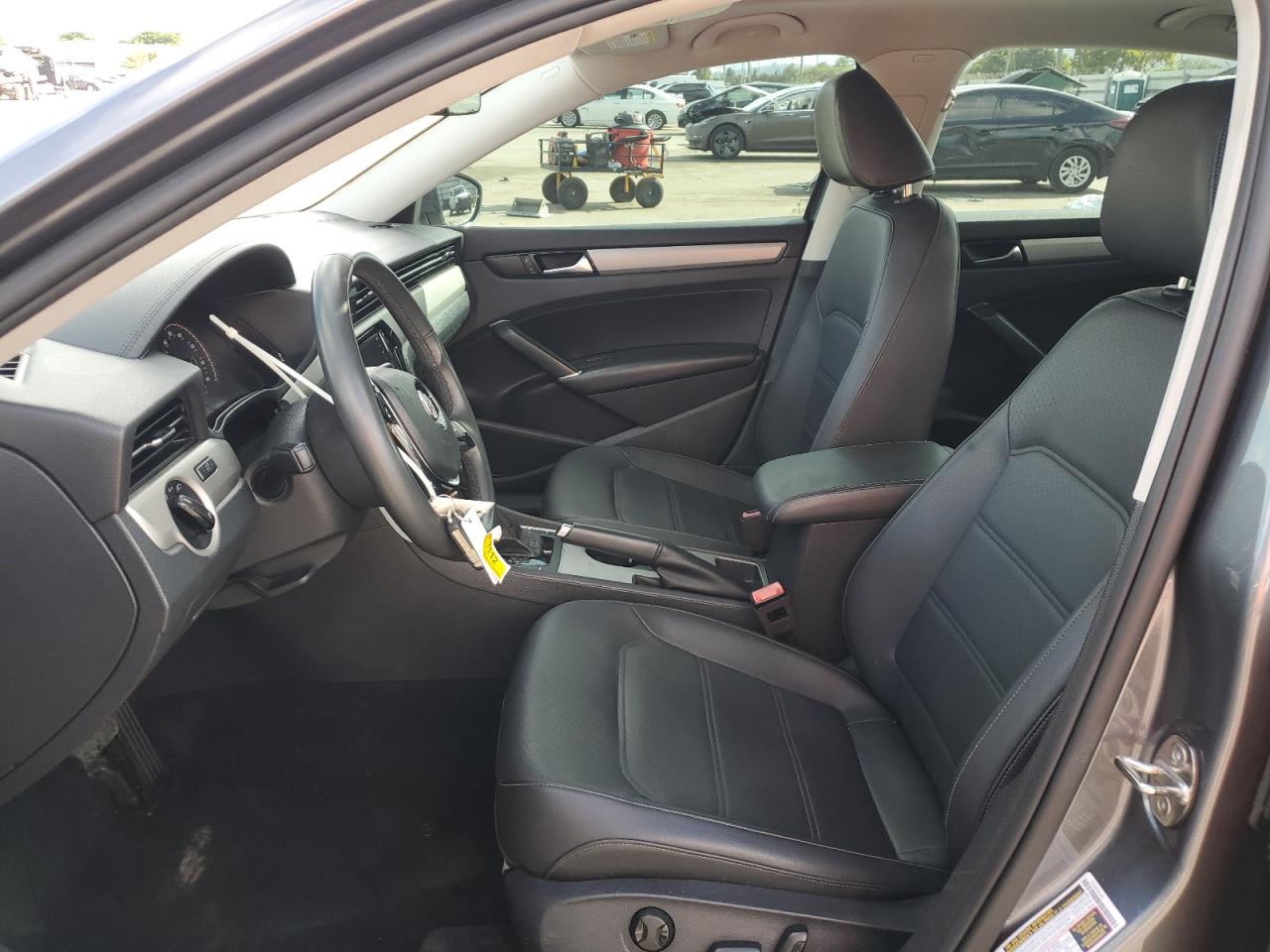 VOLKSWAGEN PASSAT SE