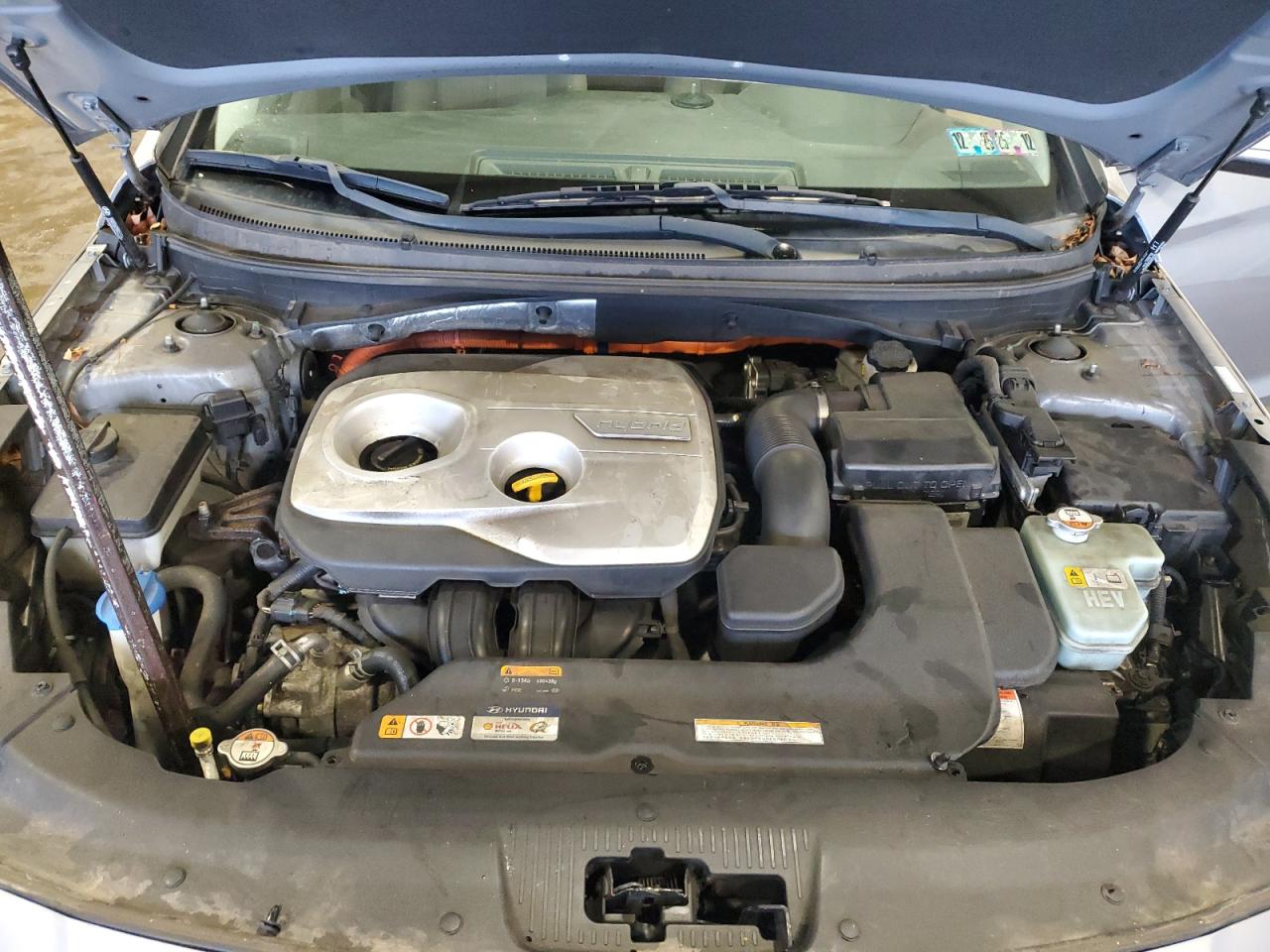 HYUNDAI SONATA HYBRID