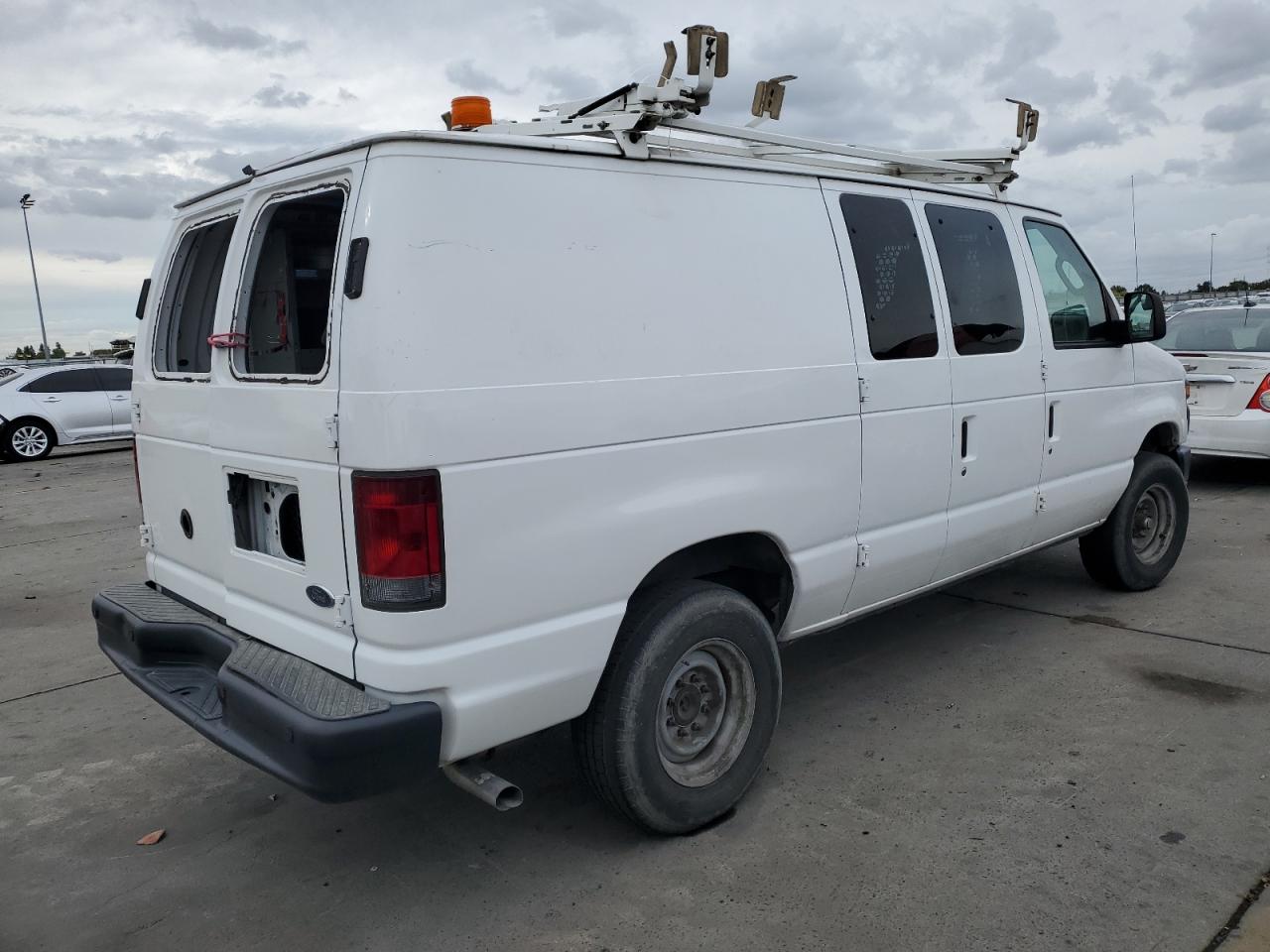 FORD ECONOLINE E250 VAN