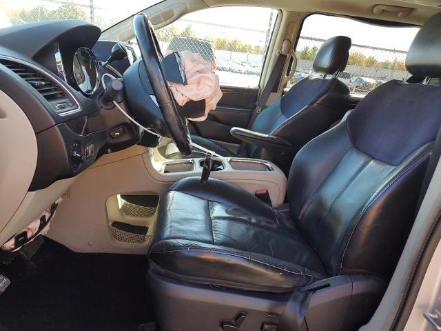 2011 CHRYSLER TOWN & COU - 2A4RR6DG0BR667161