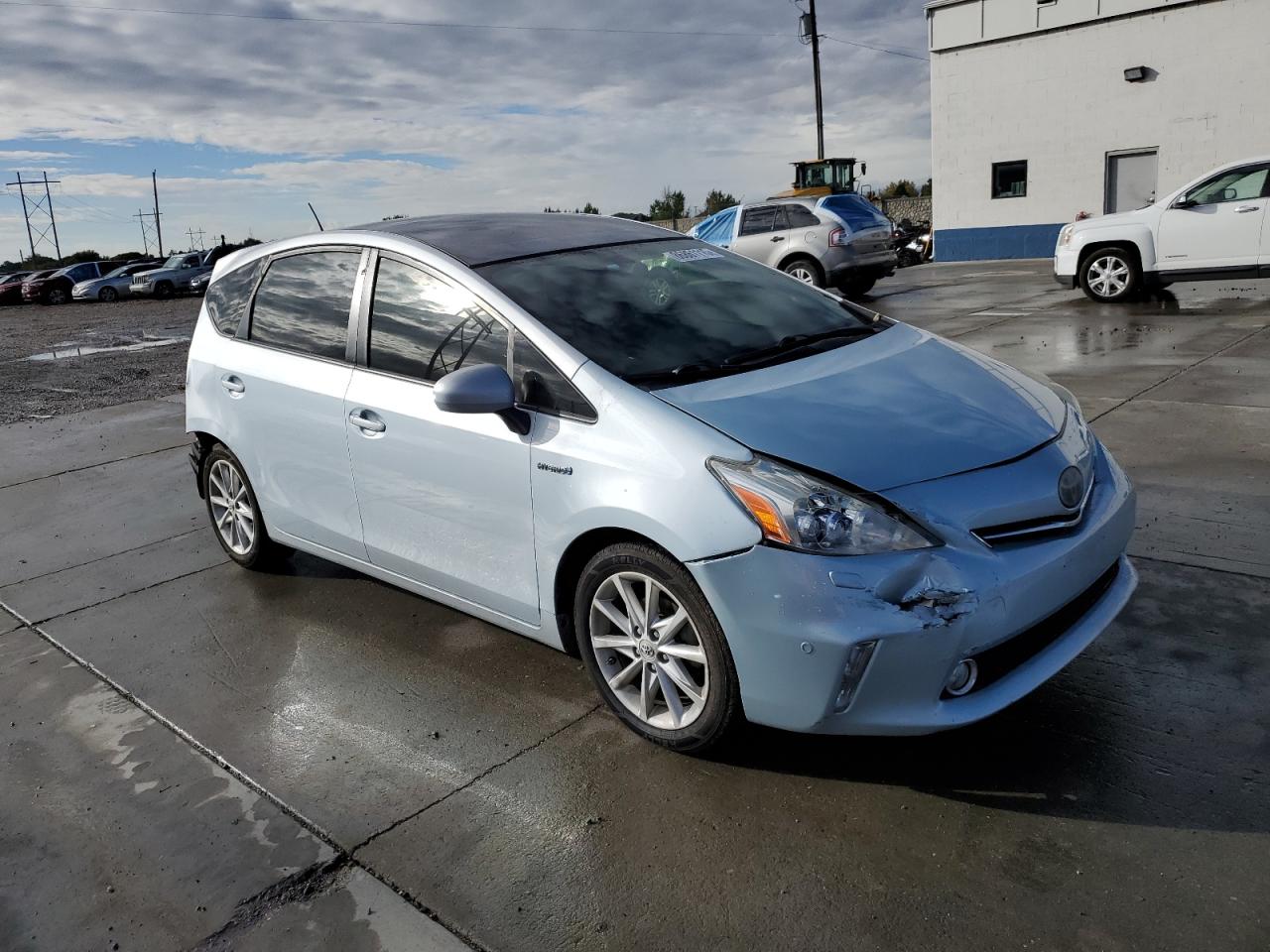 TOYOTA PRIUS V