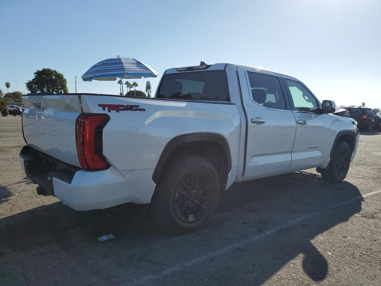 TOYOTA TUNDRA CREWMAX LIMITED