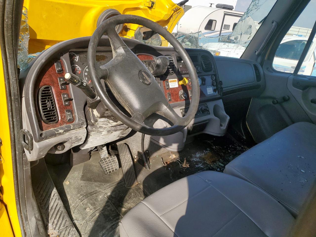 Lot #3303704034 2019 FREIGHTLINER M2