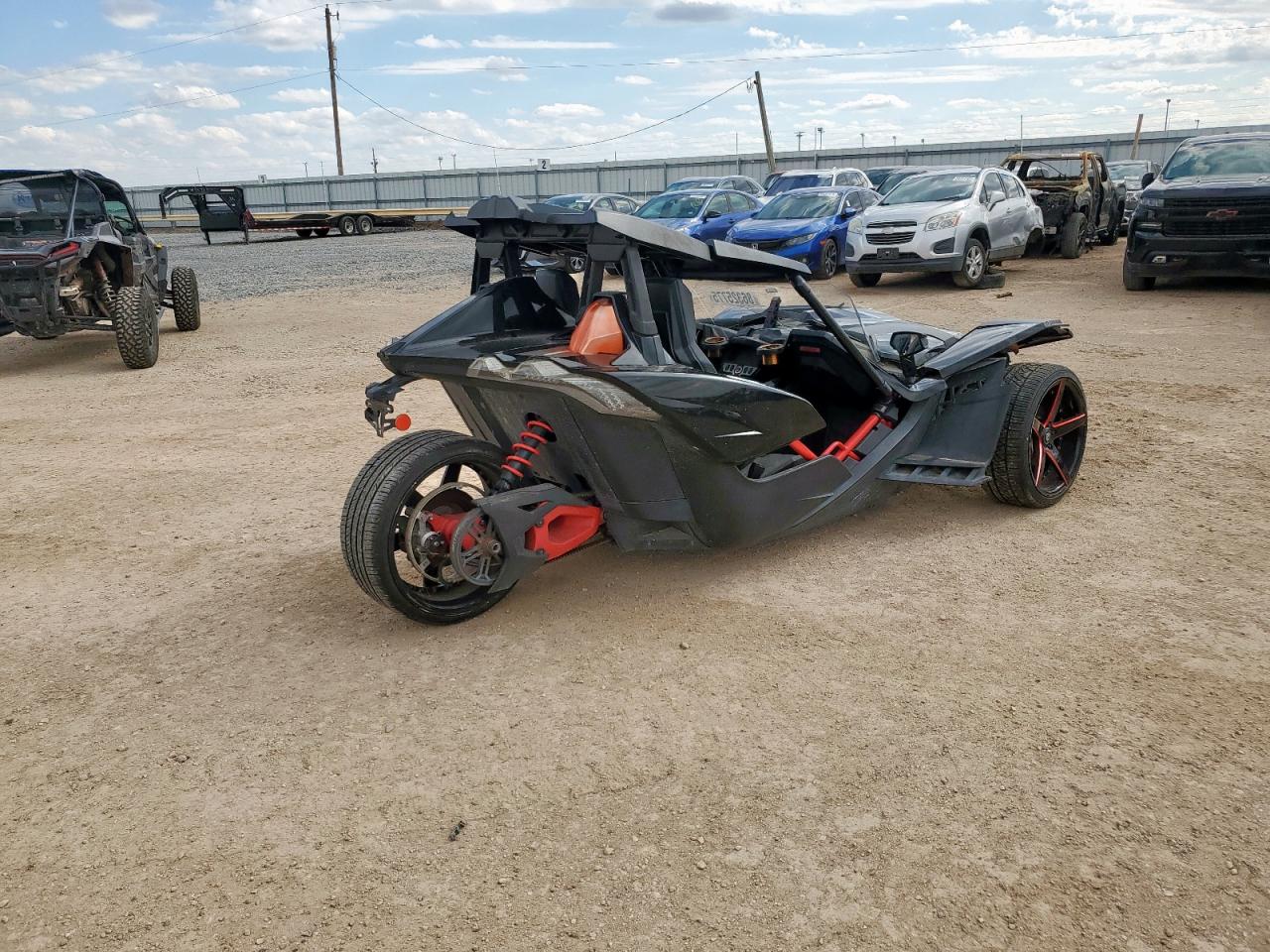 Lot #3285757663 2016 POLARIS SLINGSHOT