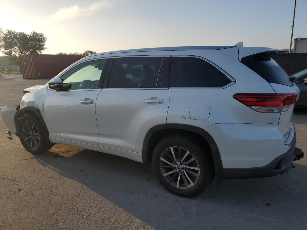 TOYOTA HIGHLANDER SE