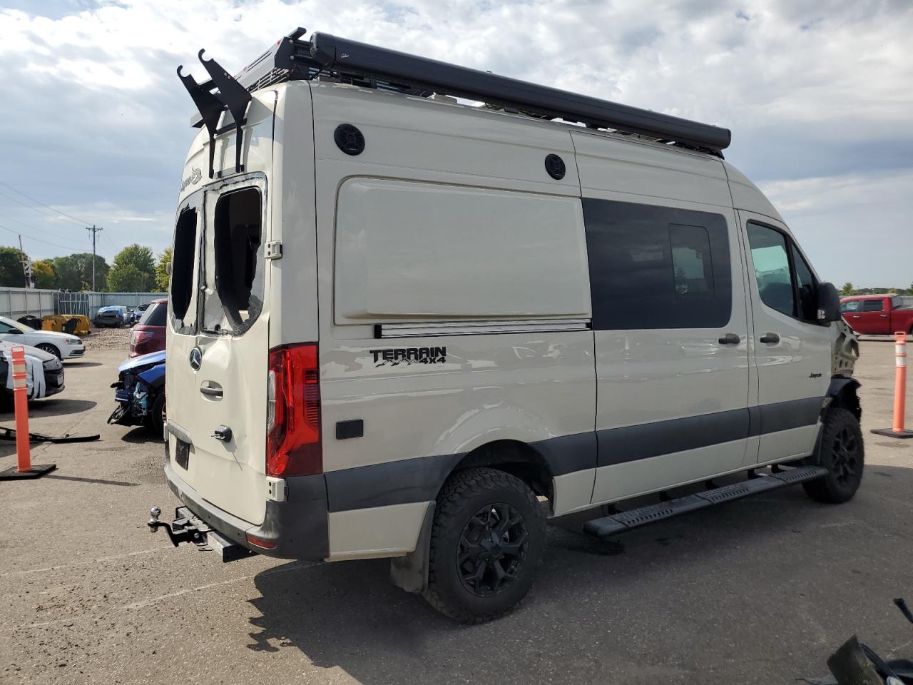 MERCEDES-BENZ SPRINTER 2500