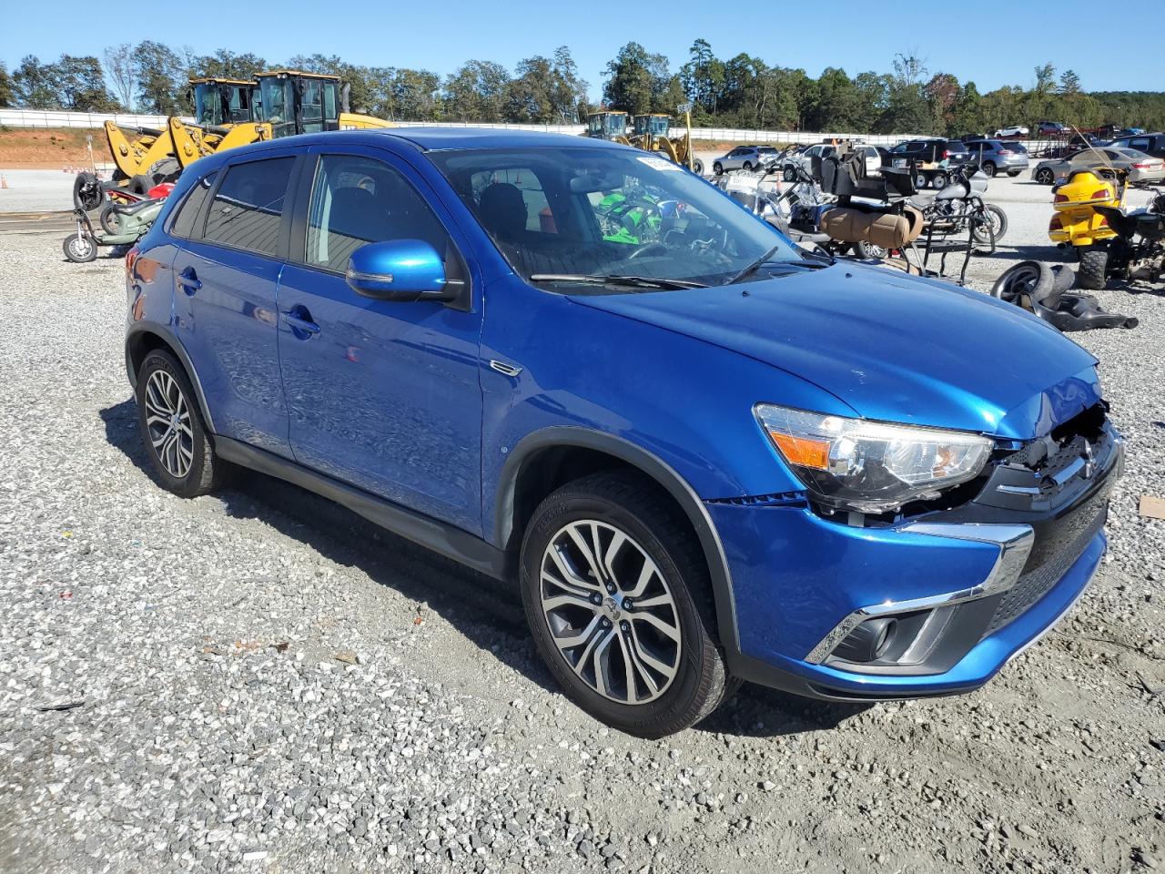 MITSUBISHI OUTLANDER SE