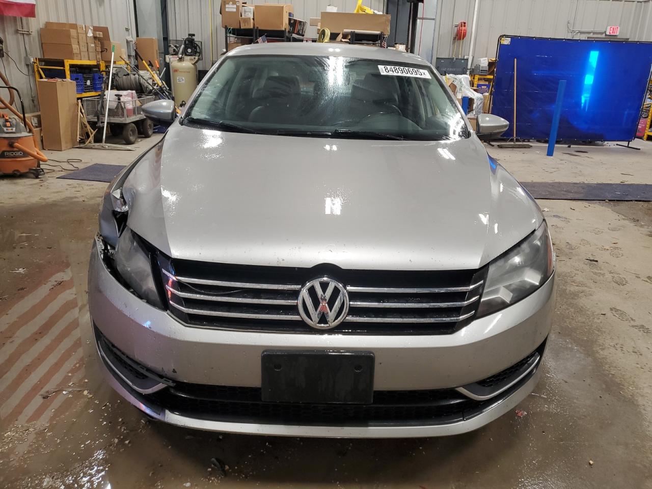 VOLKSWAGEN PASSAT SE