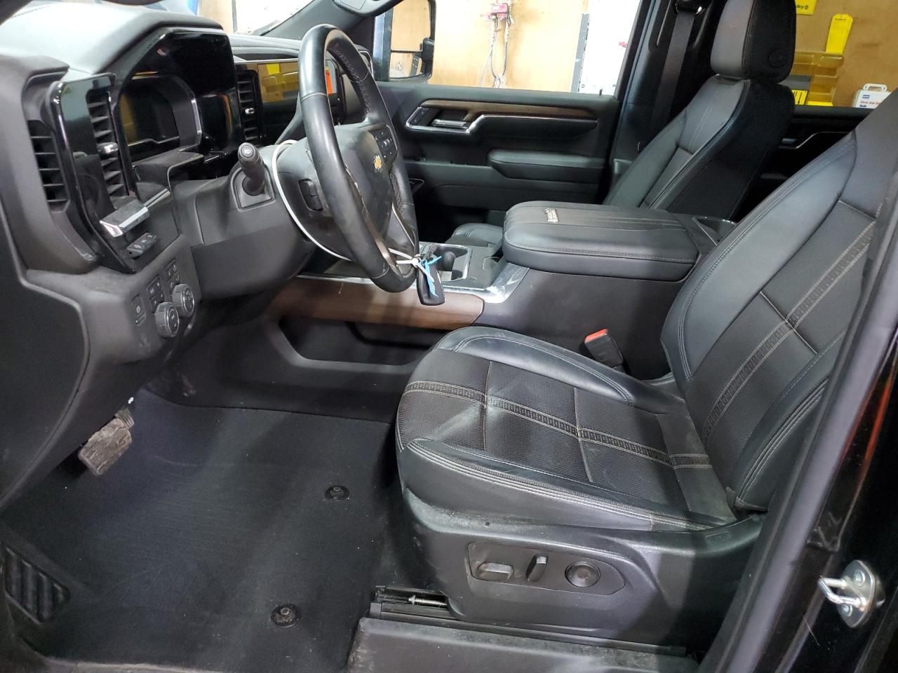 CHEVROLET SILVERADO K2500 HIGH COUNTRY