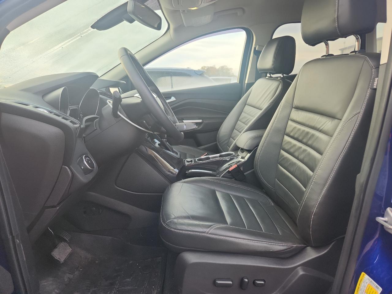 FORD ESCAPE TITANIUM