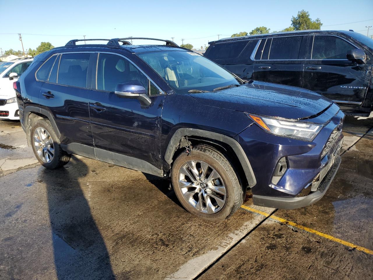 TOYOTA RAV4 XLE PREMIUM