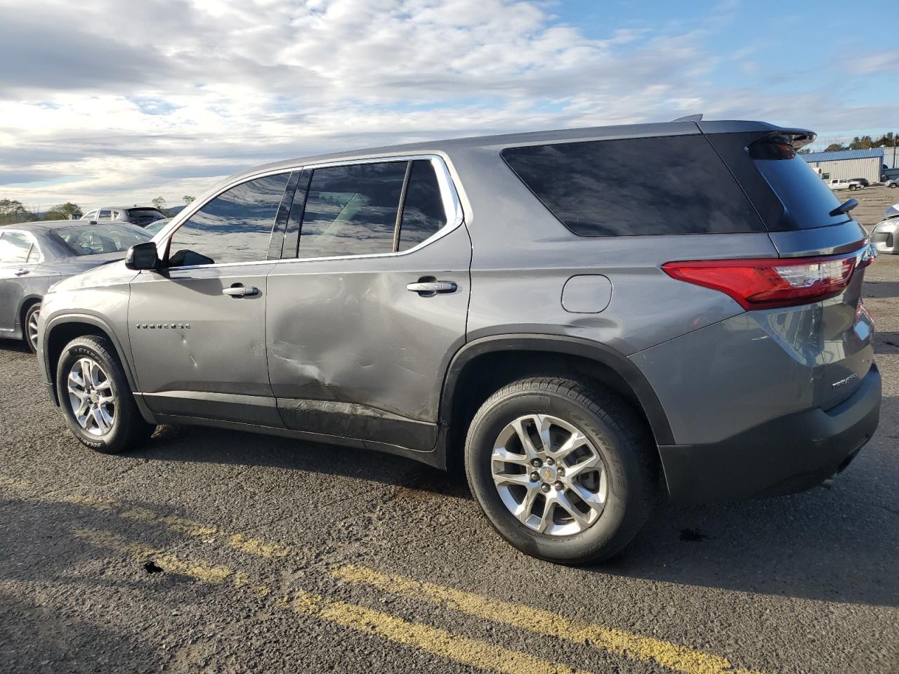 Lot #3311621239 2019 CHEVROLET TRAVERSE L
