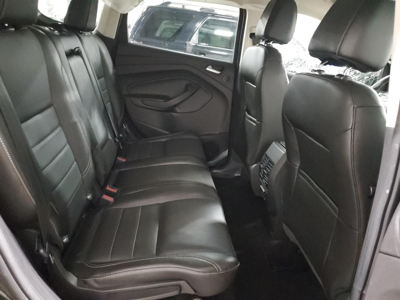 FORD ESCAPE TITANIUM