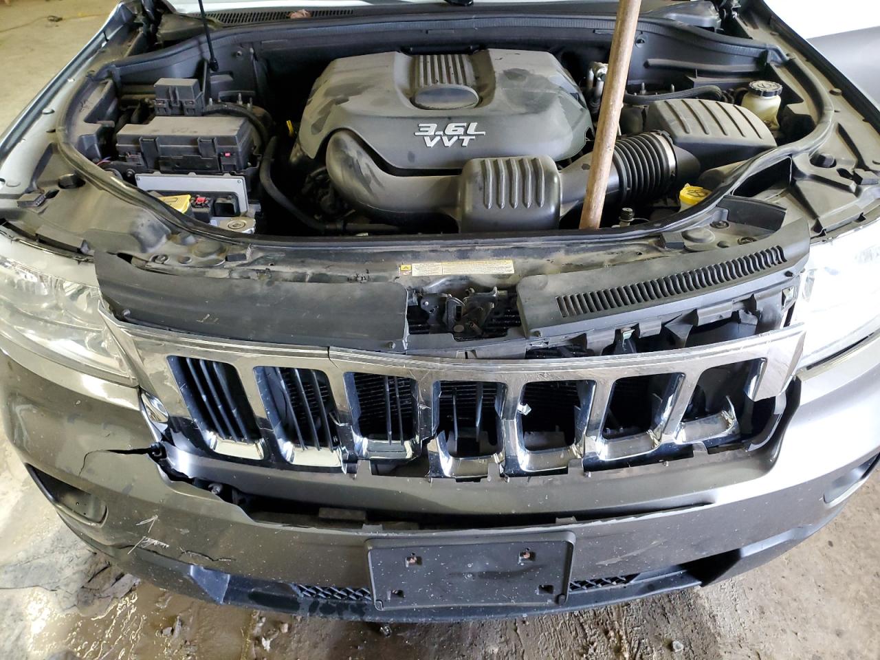 JEEP GRAND CHEROKEE LAREDO