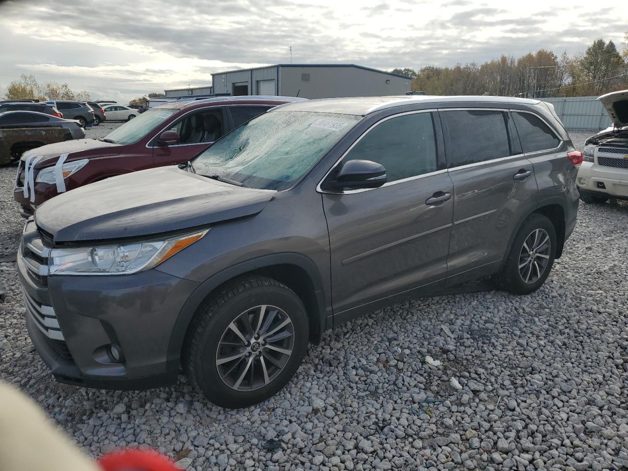 Lot #3291465482 2017 TOYOTA HIGHLANDER