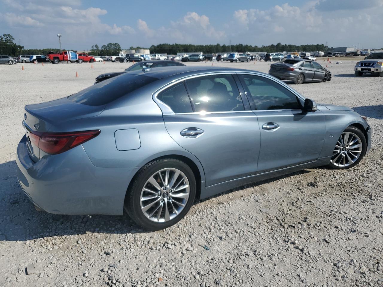 INFINITI Q50 LUXE