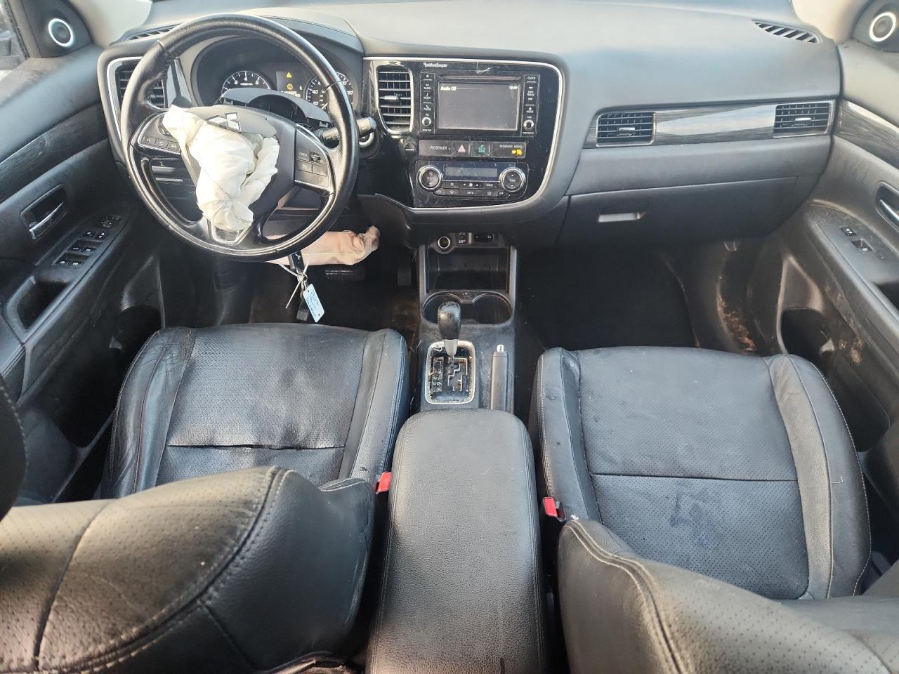 MITSUBISHI OUTLANDER SE