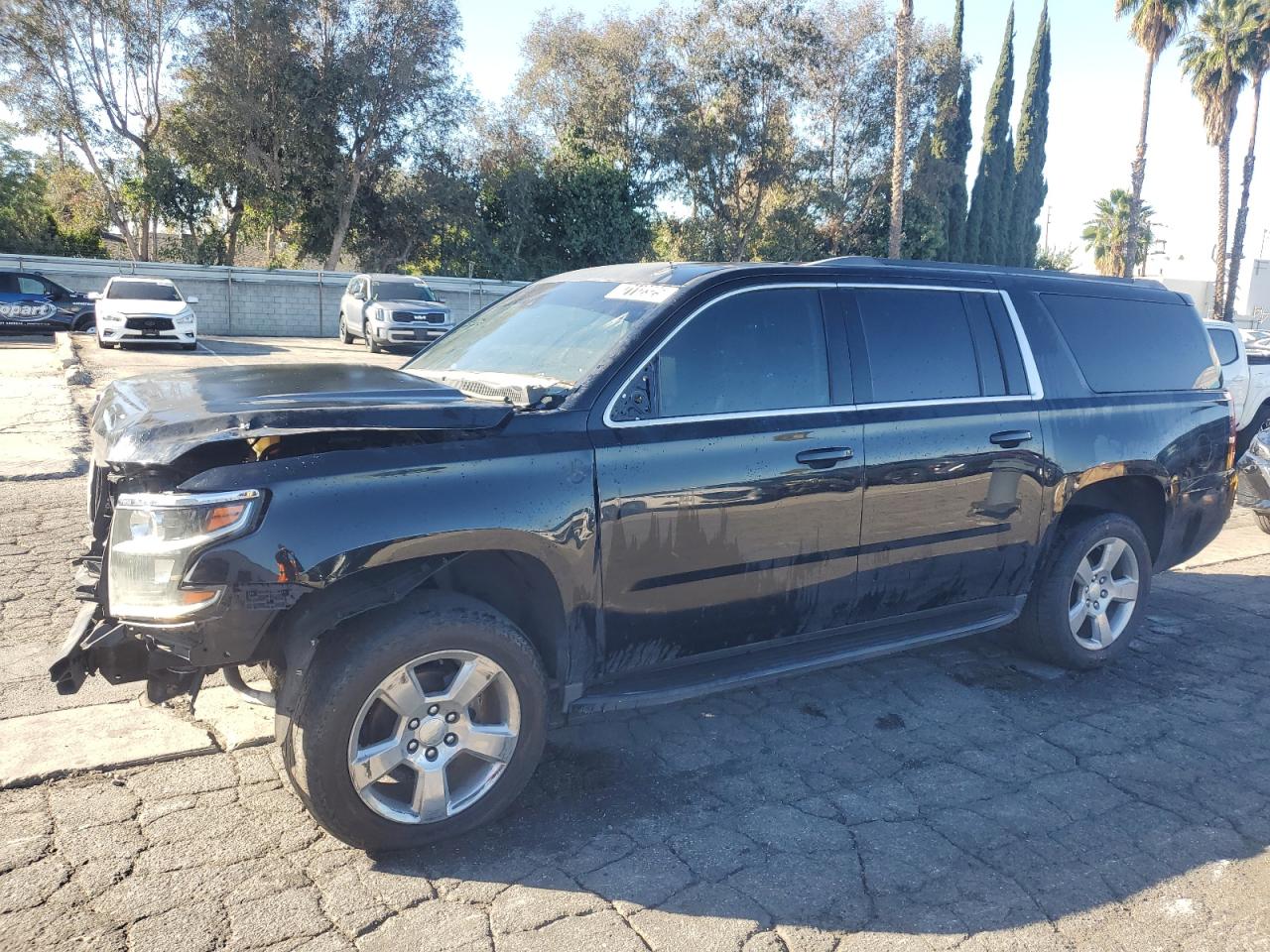 CHEVROLET SUBURBAN C1500 LT